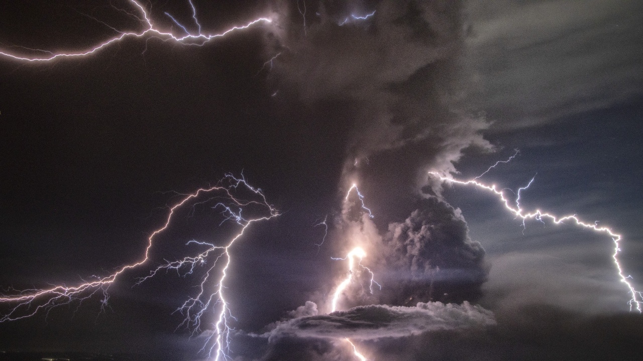 Висша степен на тревога анулирани влакове войски в готовност за