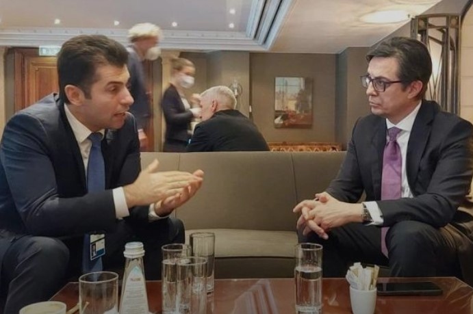 Македонският президент Стево Пендаровски е провел среща с българския премиер