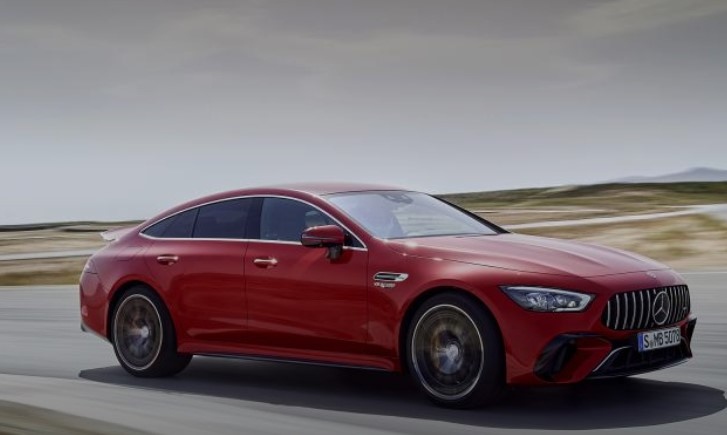 Първият хибриден модел в гамата на Mercedes Benz който носи името