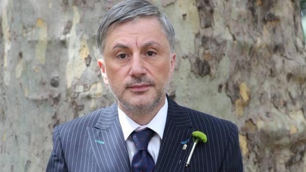 Денди е в изключително тежко състояние с черепно мозъчна травма Има