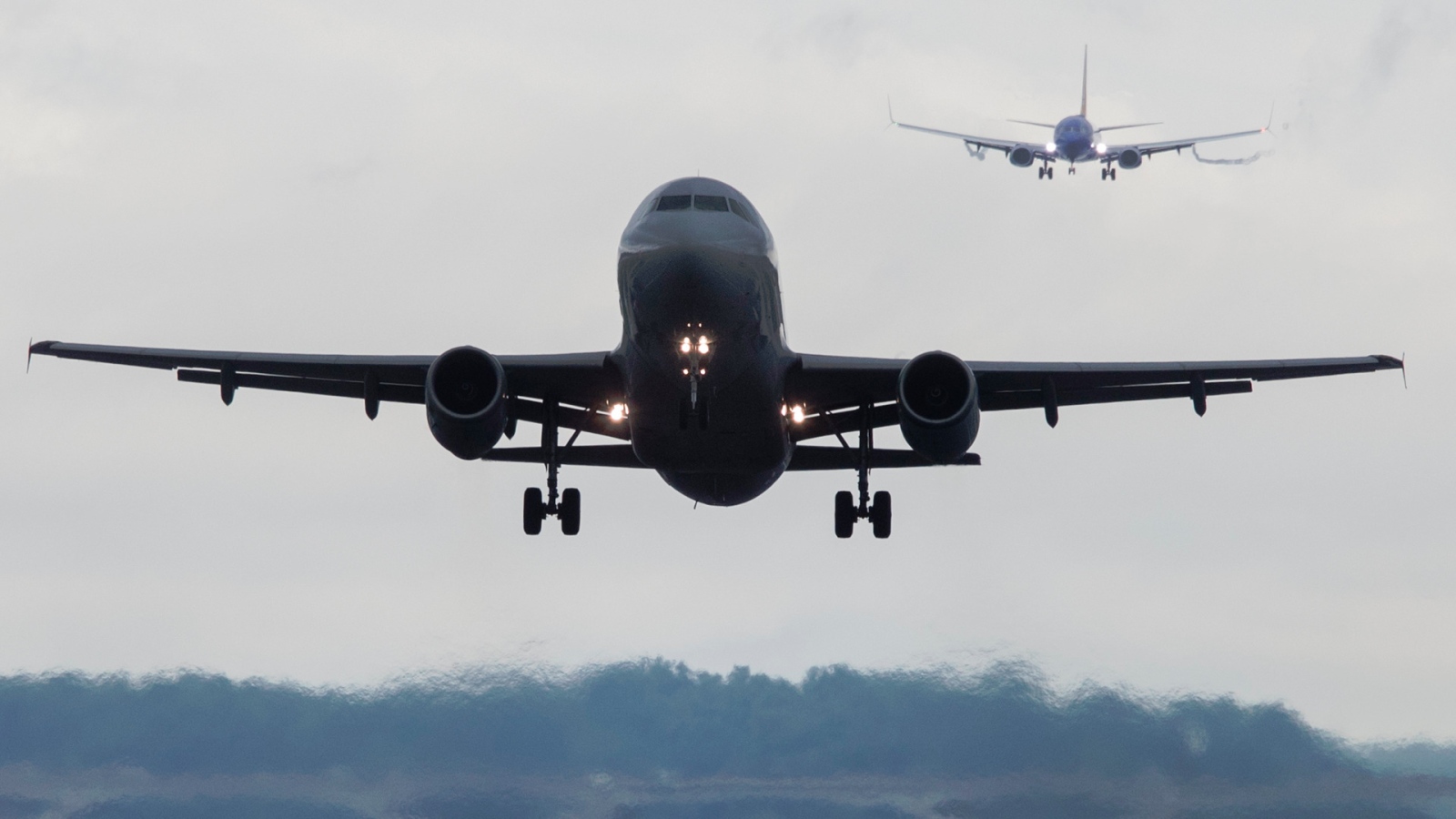 Руското министерство на отбраната затвори по голямата част от въздушното пространство