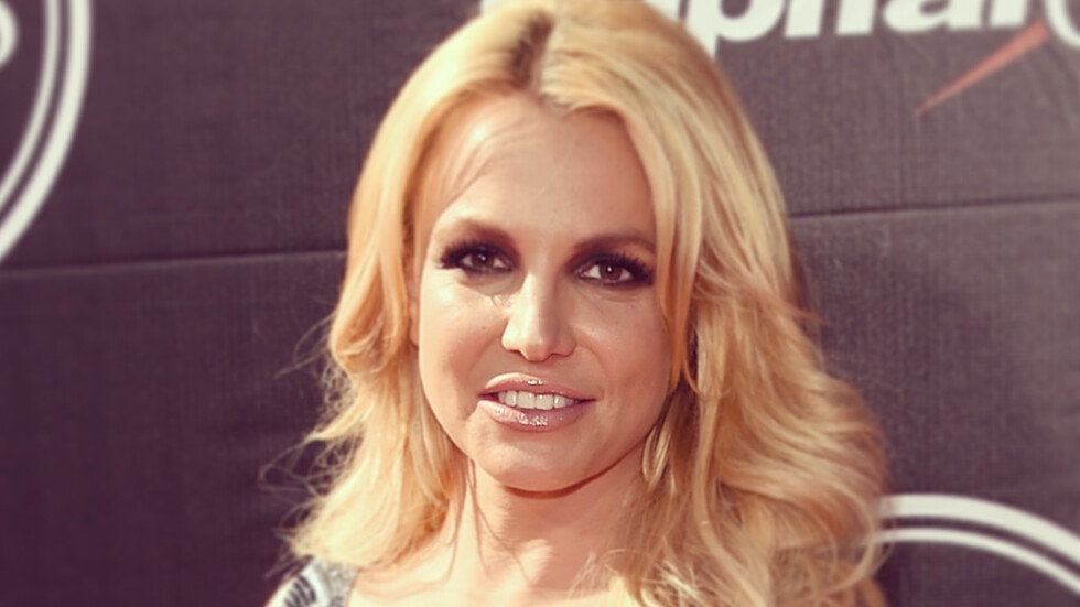 Бритни Спиърс издава записки като е подписала контракт за 15