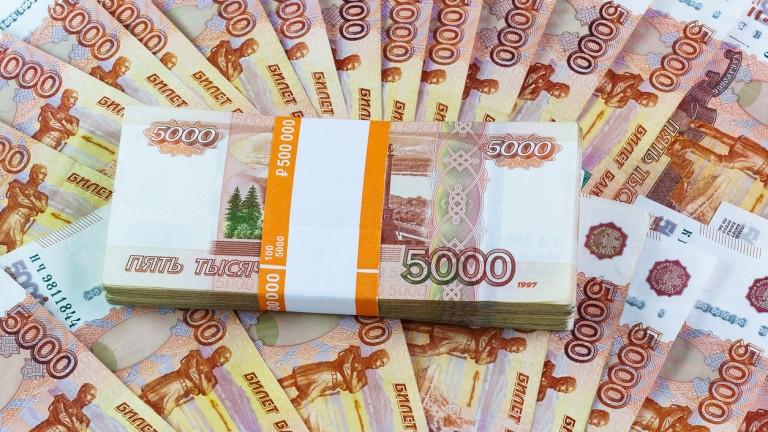Руската рубла започна отново да отслабва в сряда парирайки опита