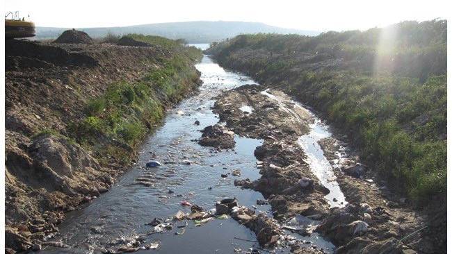 Изтичането на отпадъчни води към дерето Налбанка в промишлената зона