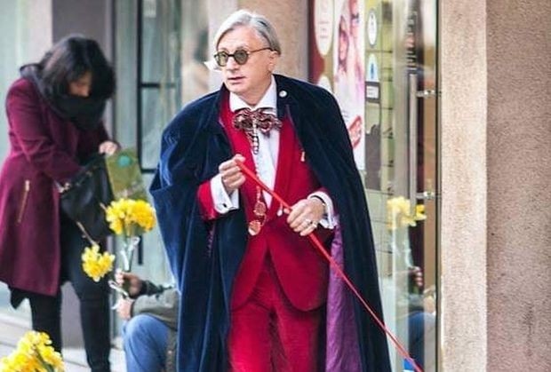 Според една от версиите по които се работи писателят и