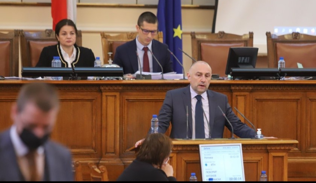 Коалицията направи промяна в последния момент на проектобюджета за 2022