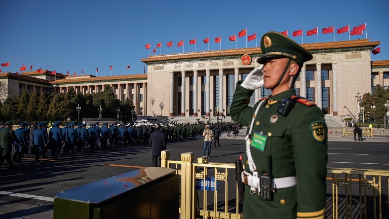 Китай обявява изненадващи военни учения в Южнокитайско море които ще