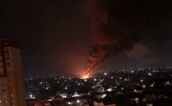 Жителите на Киев отново се връщат в бомбоубежищата след като