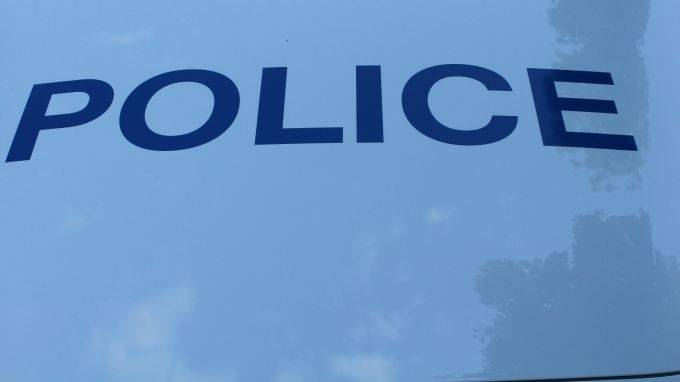 Мъж нахлу в кметството на царевското село Резово и обра