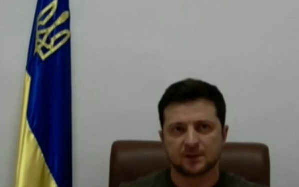 На крака и с аплодисменти евродепутатите посрещнаха изказването на президента