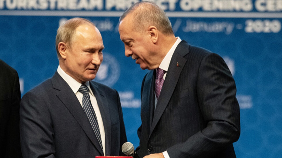 Руският президент Владимир Путин в телефонен разговор с турския президент