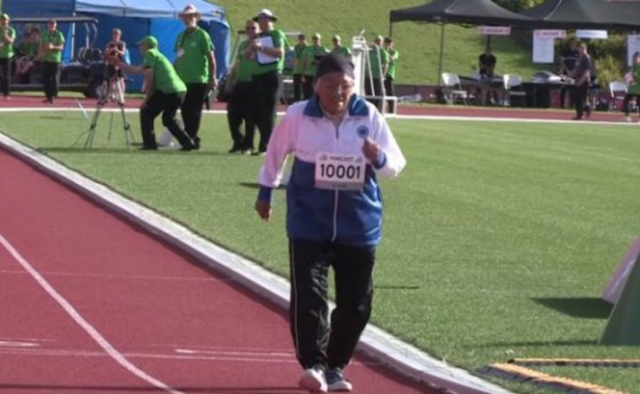 102-годишен тайландец спринтира 100 метра за 27 секунди 