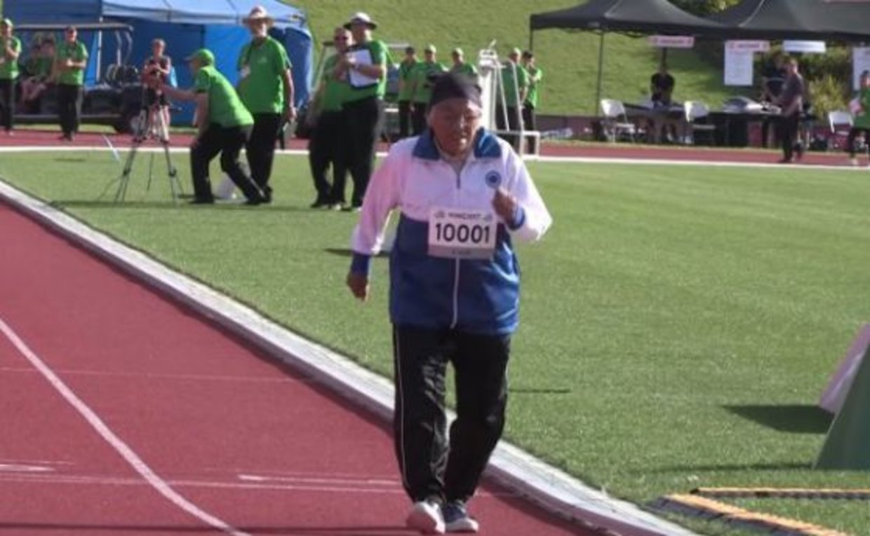 102 годишен тайландец спечели бягане на 100 метра за четвърти пореден