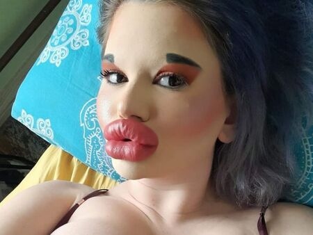 Нов рекорд поставя Българското Барби Андреа Иванова Три козметични процедури