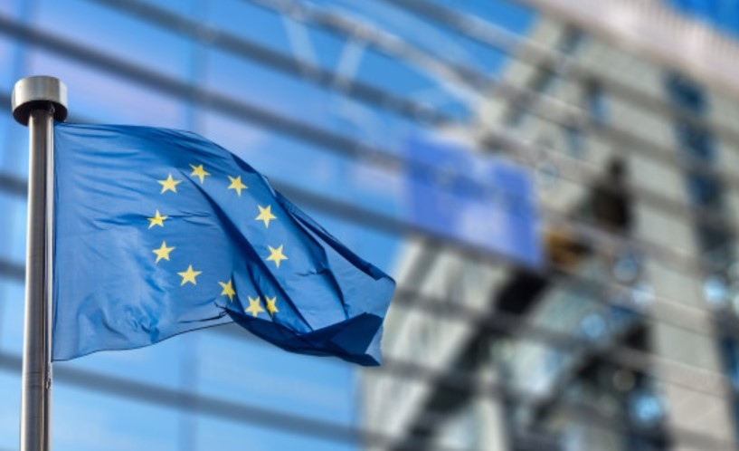 Европейският съюз официално заяви че ще разгледа исканията за присъединяване