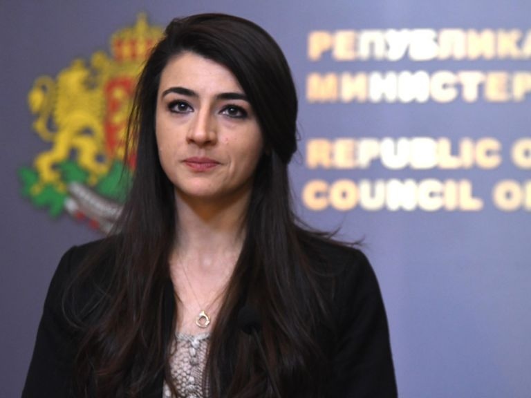 Министрите от кабинета Петков заедно с началника на правителството Лена