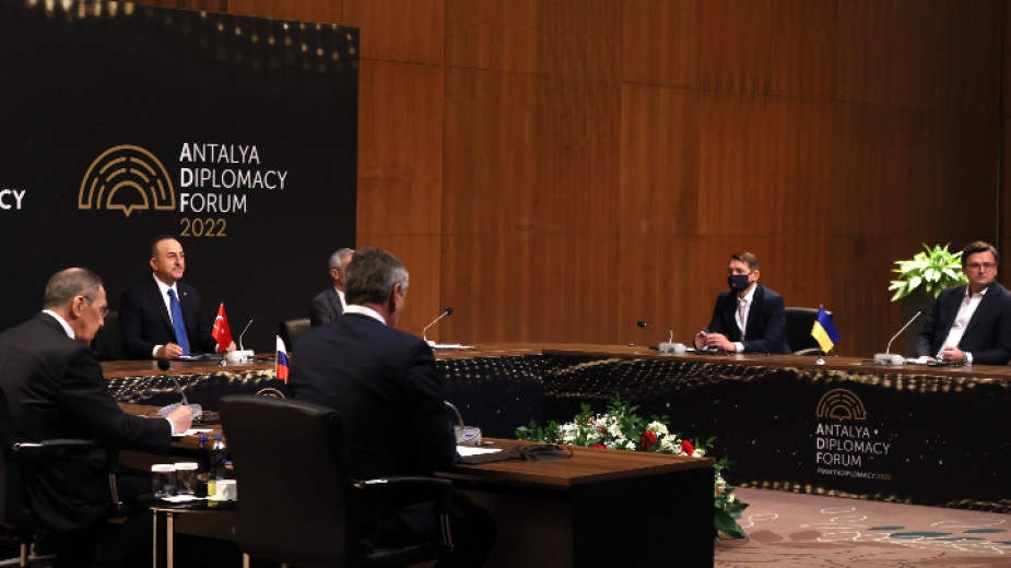 Без напредък завършиха първите преговори между външните министри на Русия