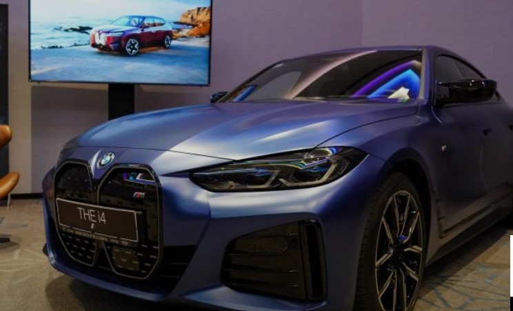 Изцяло новото напълно електрическо BMW i4 и второто поколение на