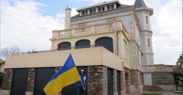 Докато армията на Путин настъпва неумолимо в Украйна и вече