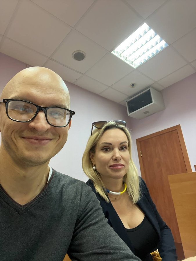 Служителката на Первий канал Марина Овсянникова която организира антивоенна акция