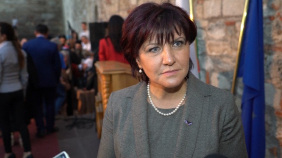 Това е тайно промъкване посред нощ Това показва безсилието на