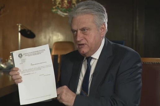 Досъдебното производство срещу Асен Василев е политически акт заяви в