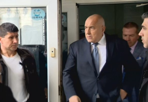 Бившият премиер Бойко Борисов се яви днес на разпит в