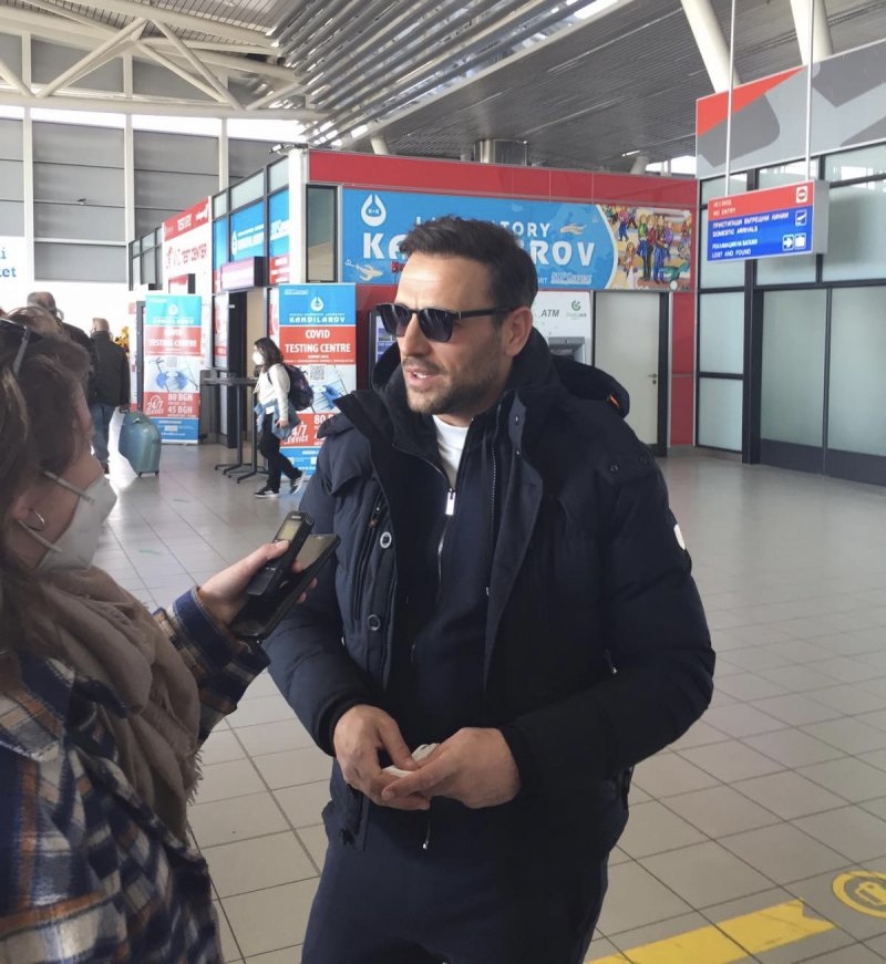 Гръцката супер звезда Никос Вертис пристигна в България вчера сутринта