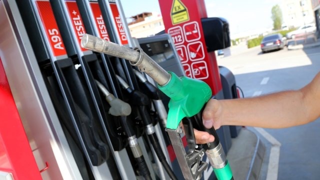 Само през март бензинът по бензиностанциите в България е поскъпнал