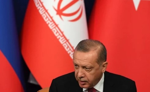 Турският президент Реджеп Ердоган е разговарял по телефона с украинския