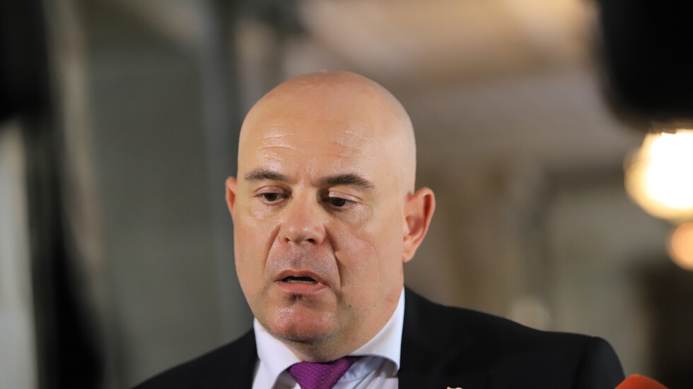 На 12 април ВСС решава дали да прекрати предсрочно мандата