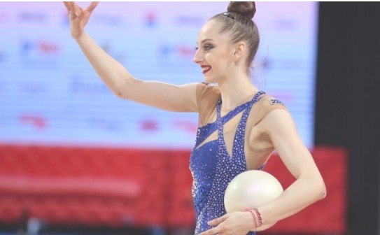 Боряна Калейн се класира за финалите на обръч и топка с