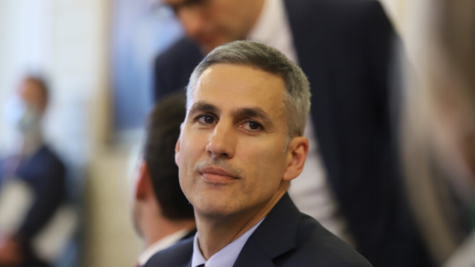 Андрей Гюров оттегля кандидатурата си за управител на Българска народна