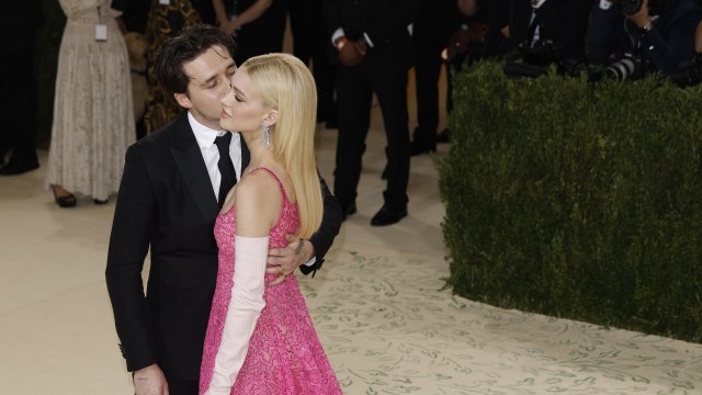 Бруклин Бекъм и Никола Пелц запечатаха любовта си в събота