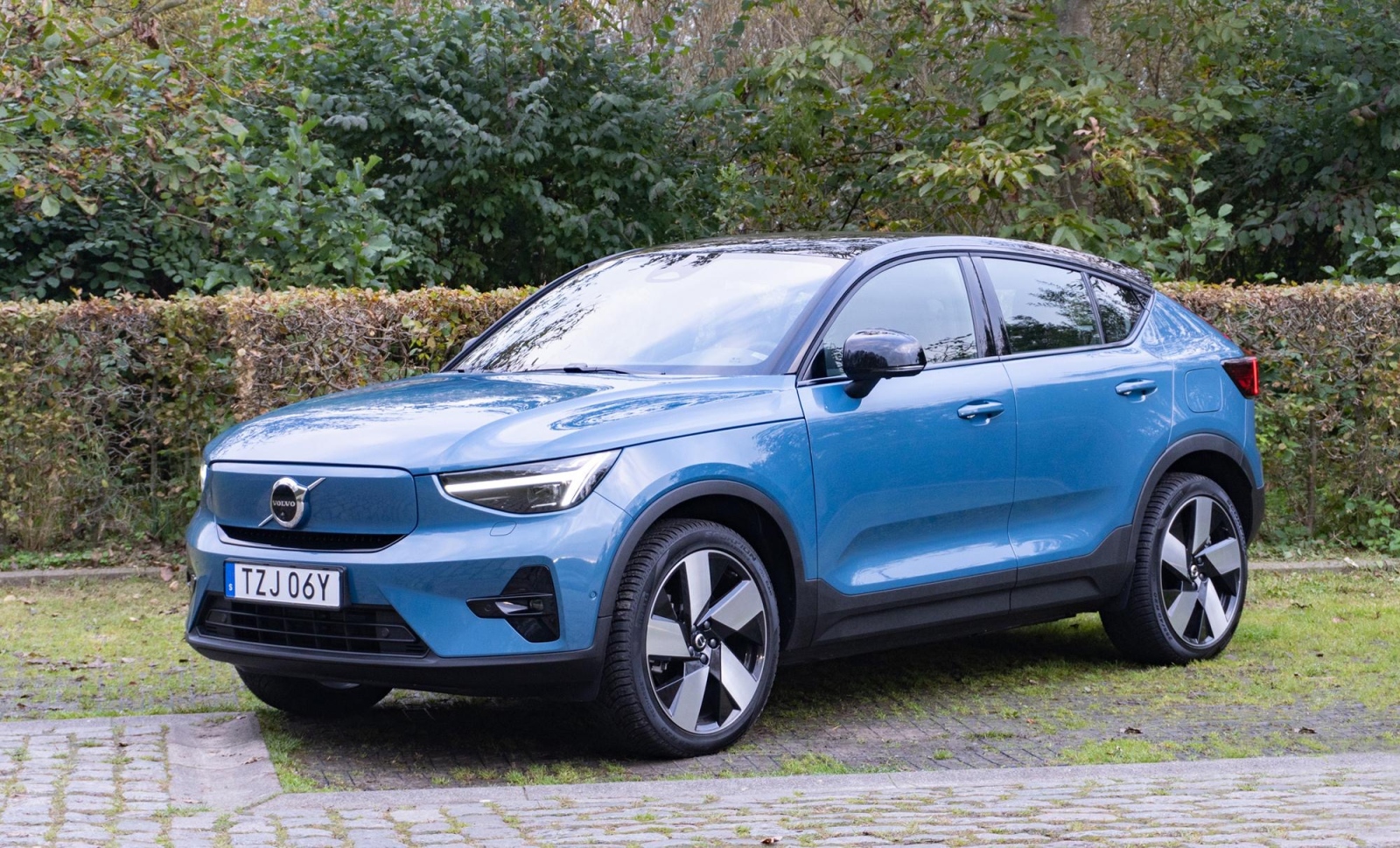 Новото C40 Recharge е първият напълно електрически кросоувър на Volvo