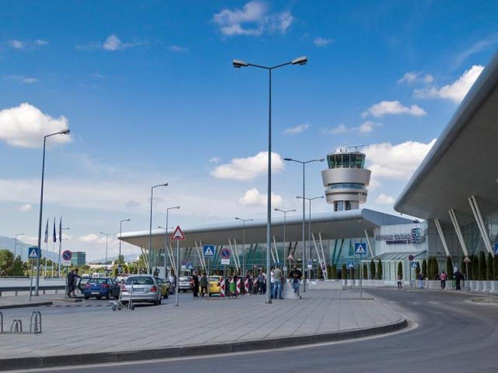 Сигнал за бомба на борда на самолет на Летище София