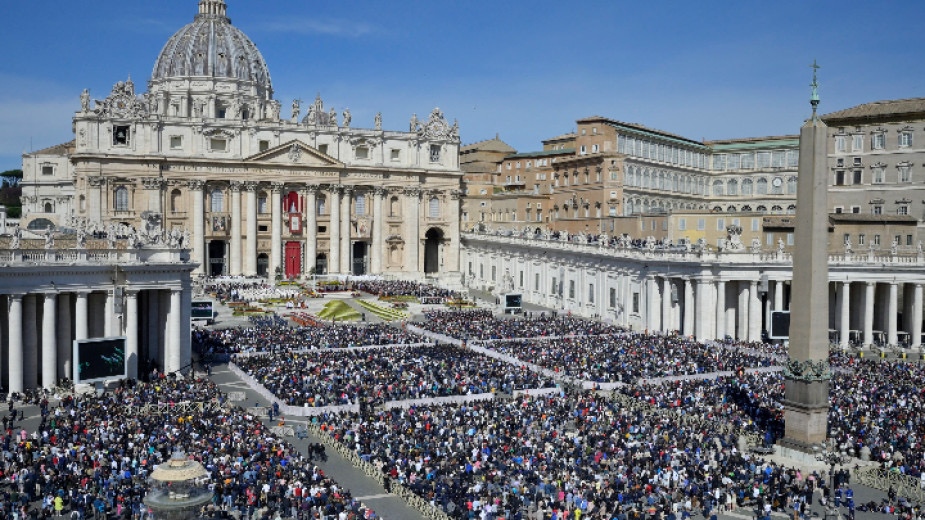 Папа Франциск произнесе великденската си благословия пред близио 100 000