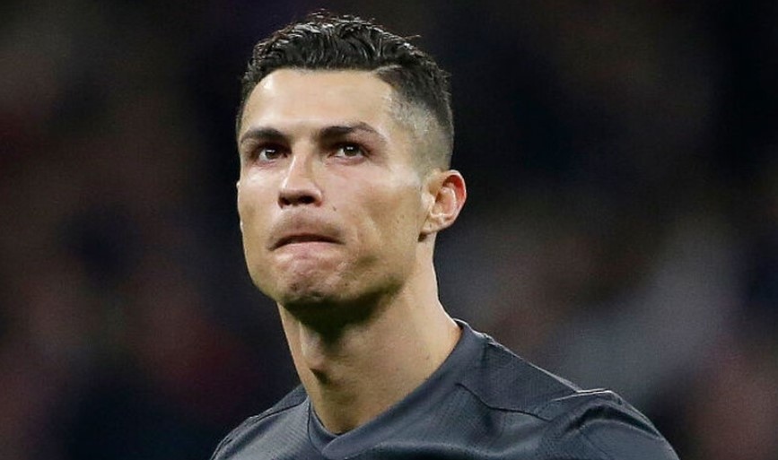 Кристиано Роналдо и партньорката му Джорджина съобщиха че новороденият им