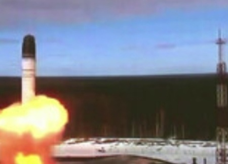 Русия е тествала успешно нова междуконтинентална балистична ракета.
Изстрелването е извършено