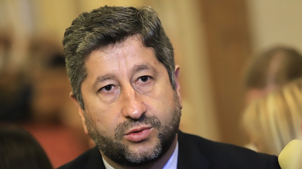 Отказваме да бъдем част от политика която смалява България Това