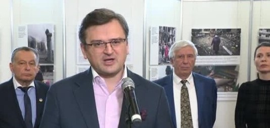 Всеки който си намира наглед рационални оправдания да не помогне