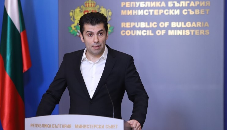 След година на политическа нестабилност и два неуспешни опита за