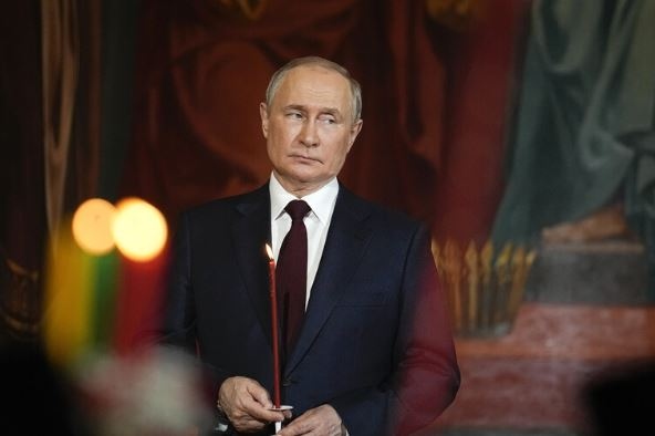 Президентът на Русия Владимир Путин присъства на великденска служба отслужена