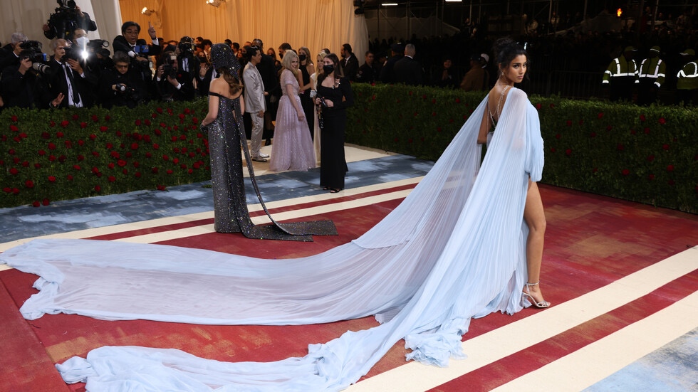 Холивудски звезди известни музиканти елитни спортисти политици и други популярни