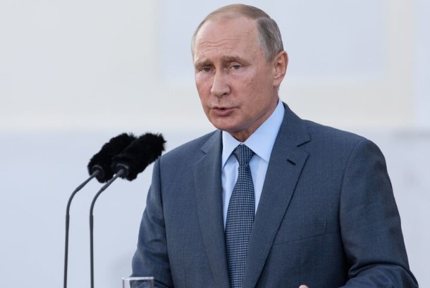 Руският президент Владимир Путин може официално да обяви война на