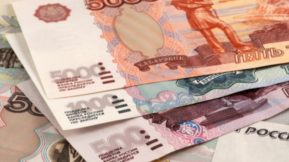 Руската рубла достигна днес двегодишен връх спрямо долара и еврото