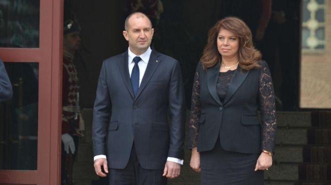 На 9 май понеделник от 10 00 часа държавният глава Румен