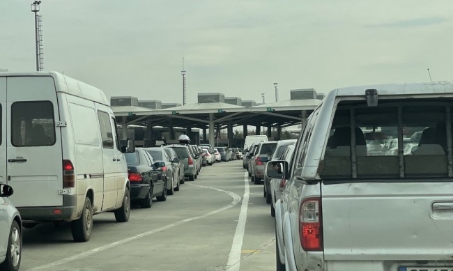 Трафикът е засилен в цялата страна в края на почивните