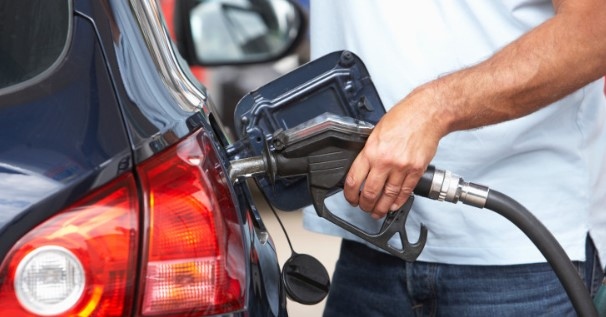 За изминалите три месеца бензинът по бензиностанциите в България е