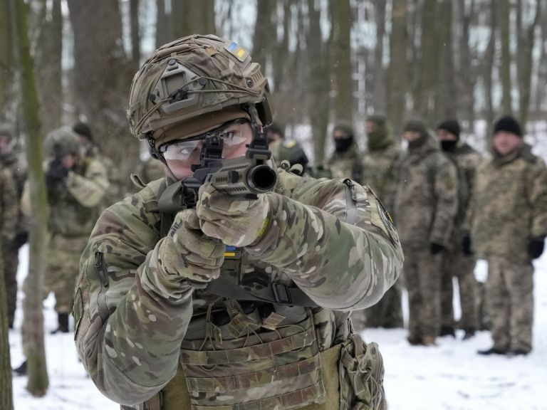 Две трети от българските граждани застават зад позицията за неутралитет